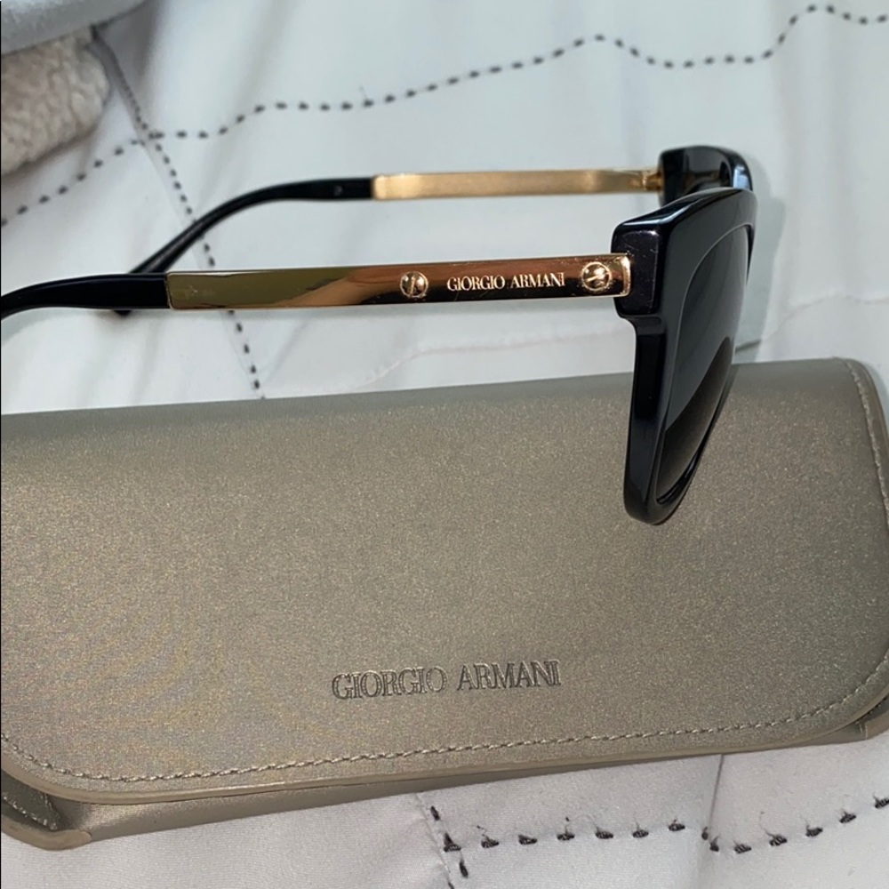 Beautiful light weight sunglasses